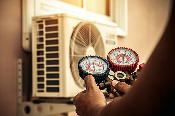 Professional Hvac technician working in Ladera Ranch, CA